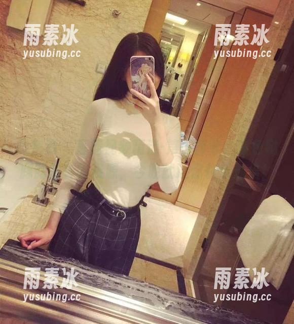微密圈 - 直播视频精选-第一部分，紫色哒豚豚的套图资源，今晚就让你快乐加倍！
