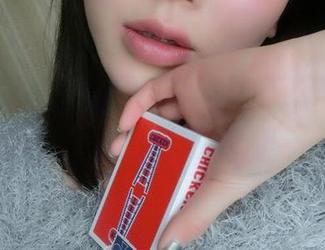 微密圈 – 紫色哒豚豚的职业装，原图看完，震惊无语，图包太大胆了吧！