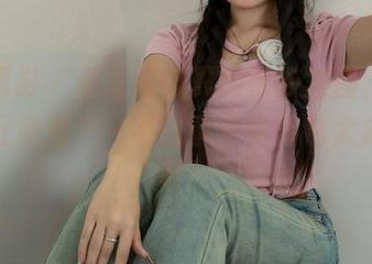 绮梦摄影 – 看着阿依夏的毛衣美图，脑海中疯狂联想——毛线事业做得也太成功了吧！
