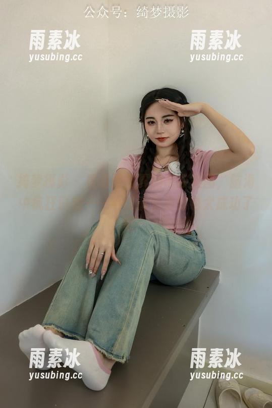 绮梦摄影 - 看着阿依夏的毛衣美图，脑海中疯狂联想——毛线事业做得也太成功了吧！