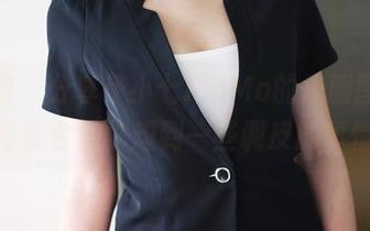 美媛馆 – 分享伊小七MoMo的校服图集，可能会让你想到一些调皮的事情