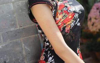 美媛馆 – 这位陈怡曼coco，私房美图里的修女完全不安分