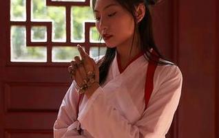 蜜桃社 – 被雪飞的旗袍作品美到，下载的需求越来越强烈！