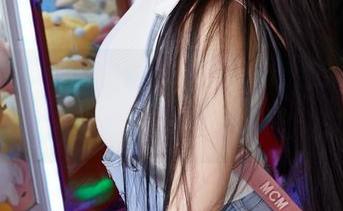 蜜桃社 – 泳池里的日常，露西Lucy的福利图包：水花四溅的好时光！
