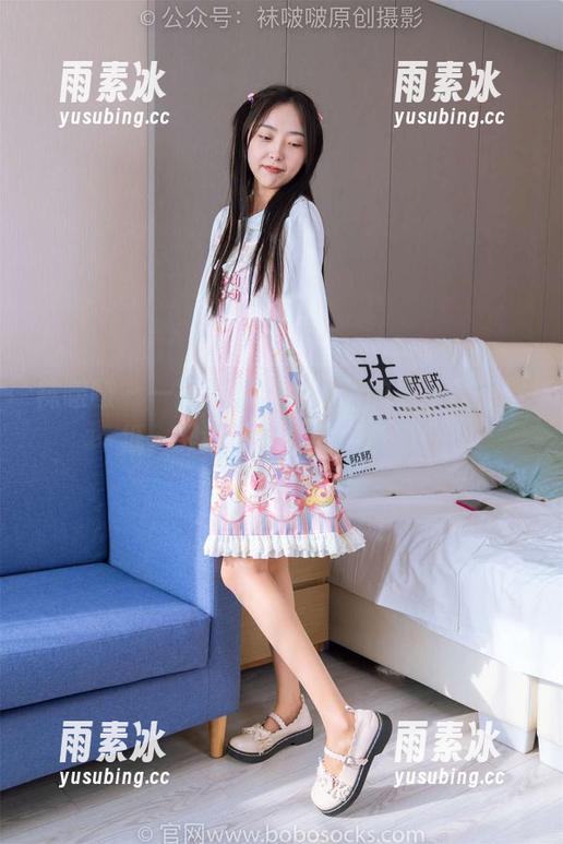 袜啵啵 - 一筐筐美图，稚予的黑丝波点壁纸，肆意风光，有点意思！