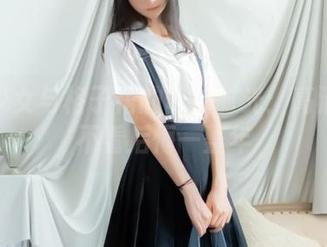西瓜少女与格子裙的奇妙时光：高清图包不看后悔一整年