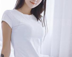 轰趴猫 – 高跟鞋+曲曲：最新写真集里的拗口时刻