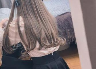 分享里见年一的旗袍图集：穿上它，我觉得自己变成了电影女主角！