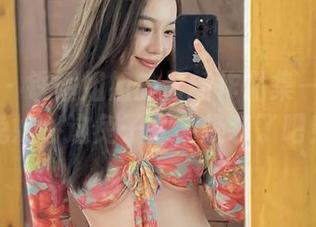 微密圈 – 铁锤姐姐的最新作品集——红色兔妹，这兔子太会换装了吧！
