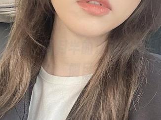 私照新高度，闪月半的运动套图都得让人侧目