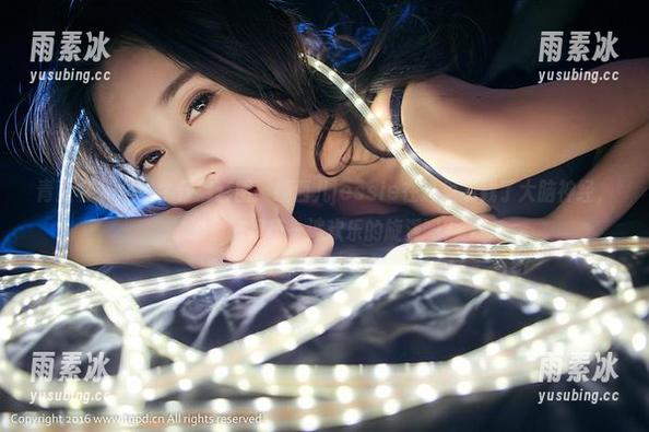 青豆客 - 嘿！牛仔裤套图！婕西儿jessie在这里下载了大脑神经，准备好经历一波欢乐的旋涡吗？