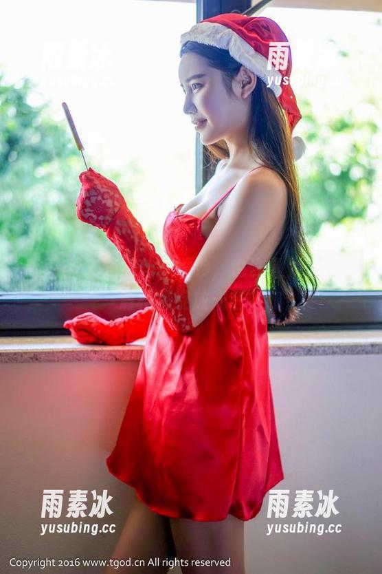 青豆客 - 施忆佳穿婚纱，也许是为了让高清相机绽放光芒？