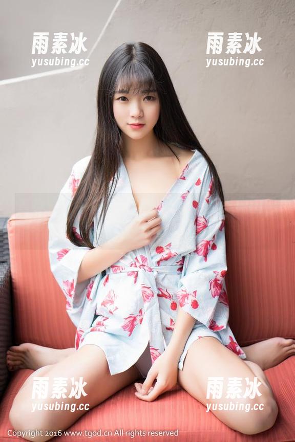 青豆客 - 一条灰丝、一点梓萱Crystal，一个无责任的写真分享！