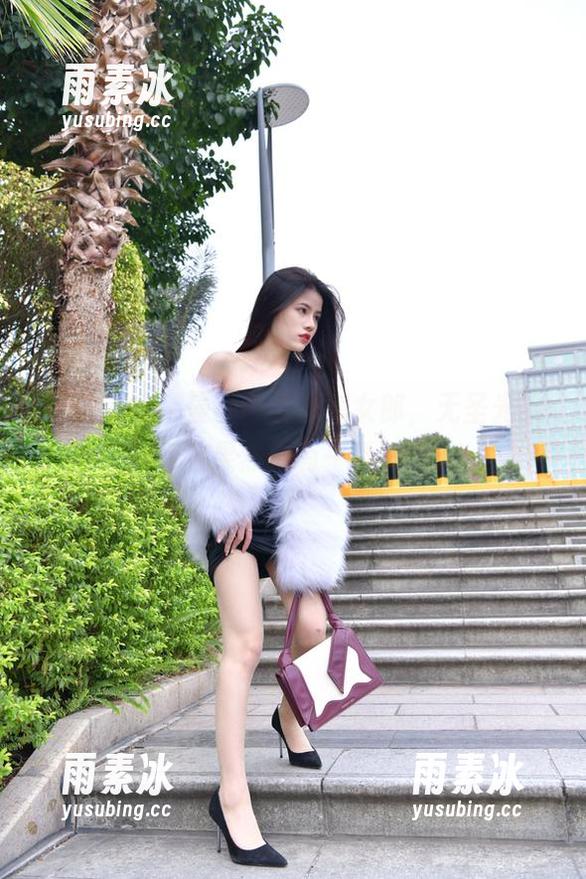 魔镜街拍 - 曼曼与她的兔女郎，无圣光的图包，果然别有一番味道。
