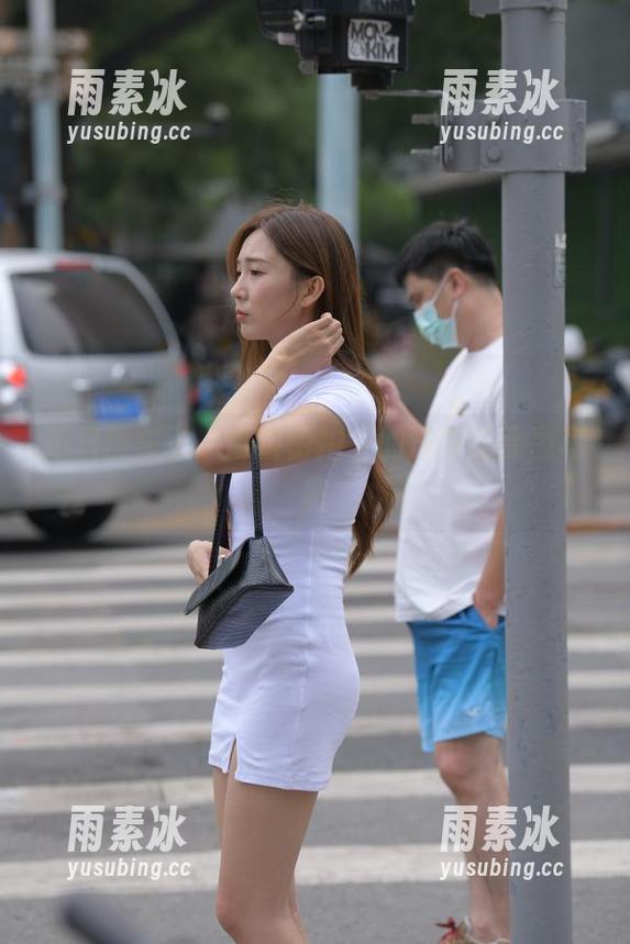 不只擦车子，魔镜街拍下的洗车工原图写真